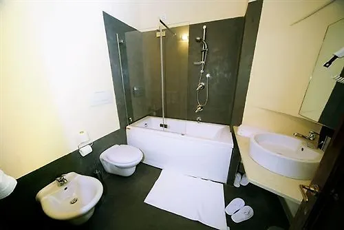 Oda ve Kahvaltı Residenza Torre Colonna 4*