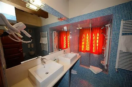Oda ve Kahvaltı Residenza Torre Colonna Roma